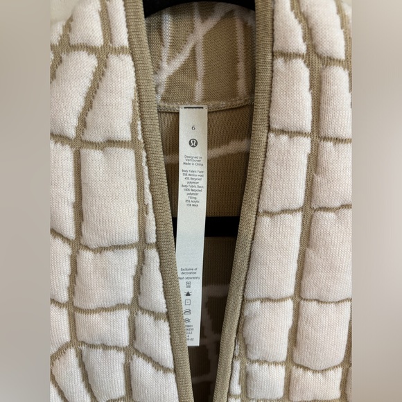 Lululemon 6 Insulated Jacquard Cardigan NWT green cream wool sweater - Picture 3 of 4